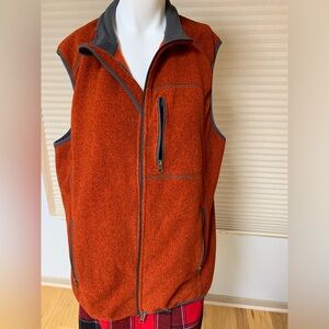 Duluth trading Men’s Vest. Fleece Pockets Like New Size:M.